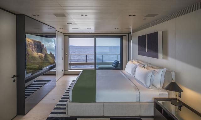 Tremenda yacht Owner’s Suite With Fixed Balcony