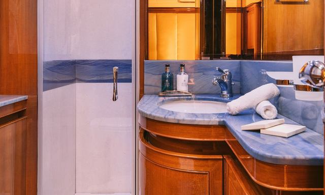 Elvi yacht Colorful Ensuites