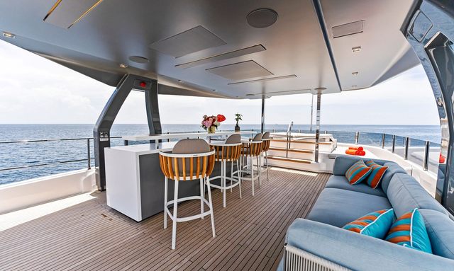 Luna yacht Sun Deck 