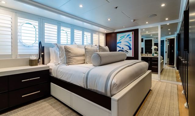 Alta yacht Full-Beam Owner Suite