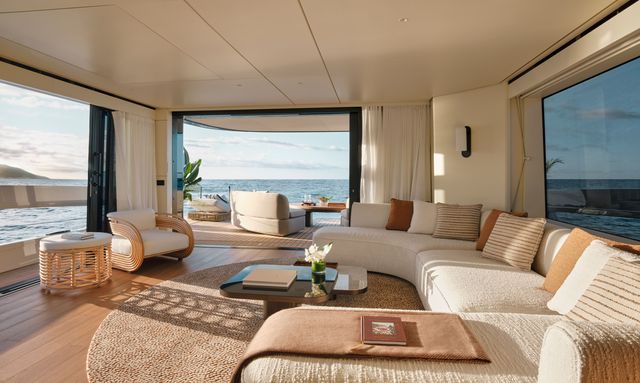 Azimut Seadeck 9/ 01 yacht Resort-Inspired Interior Design