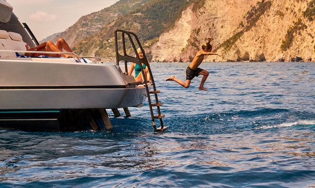 GIO4 yacht 35sqm Beach Club Stern