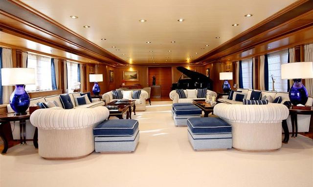 Tempo yacht Extended Saloon