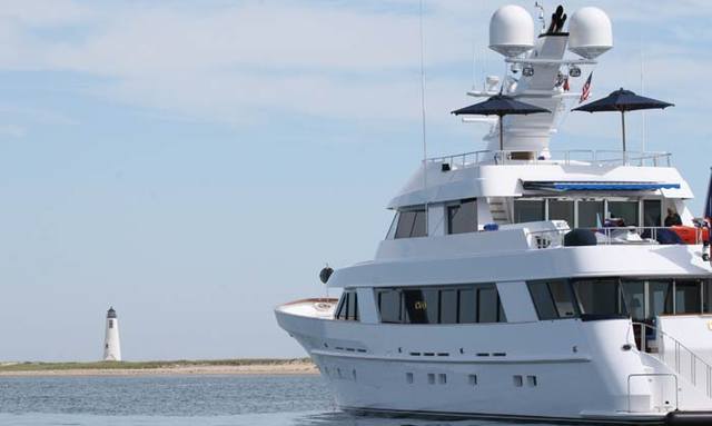 CV-9 yacht Walk-Around Main Deck