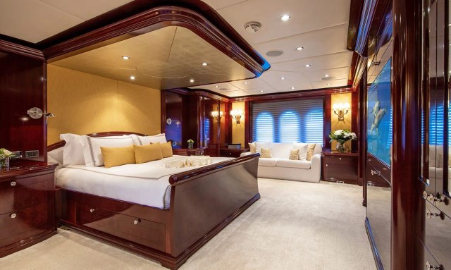 La Dea II yacht Master Suite