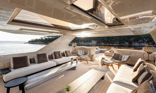 Waterlily yacht Ample Sundeck