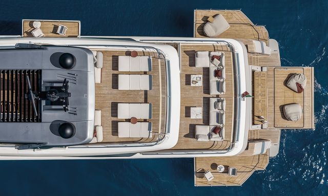 Too Cool yacht 70m² Beach Club