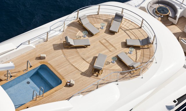 High Power III yacht Touch and Go Helipad 