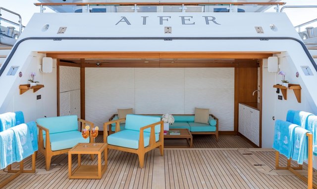 Aifer yacht Beach Club