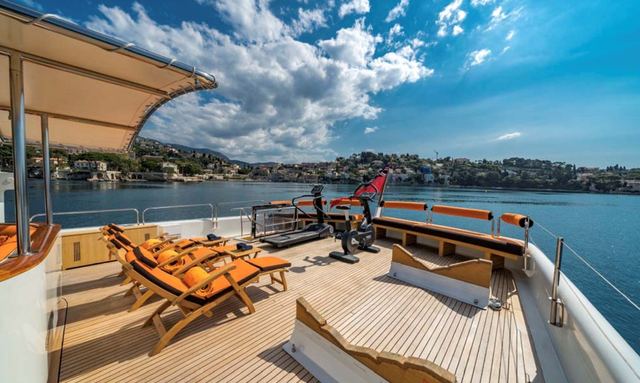 Fiorente yacht Spacious Outdoor Decks