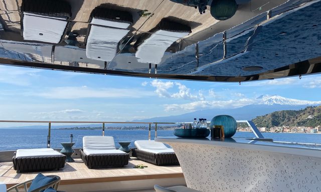 Pacific Pearl yacht Expansive Outdoor Living