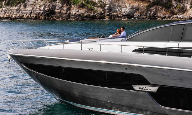 Wildone yacht Private Foredeck Lounge
