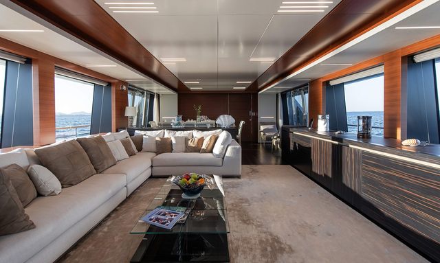 Sweet Lane yacht Open-Plan Saloon