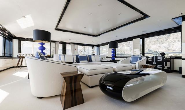 Papa yacht Full-Beam Salon