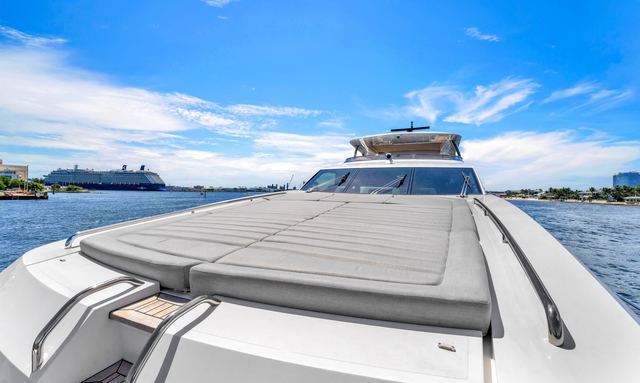 Karillian & Company yacht Large Bow Sunpad