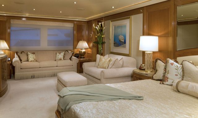 Gigi yacht Owner's Suite