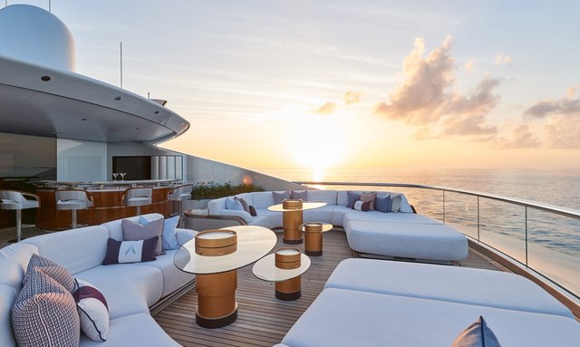 Arrow yacht Sun Deck