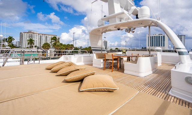 Limited Risks yacht Sunbathing Sundeck