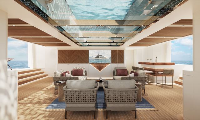 Perla Lunar yacht Three-Sided Beach Club