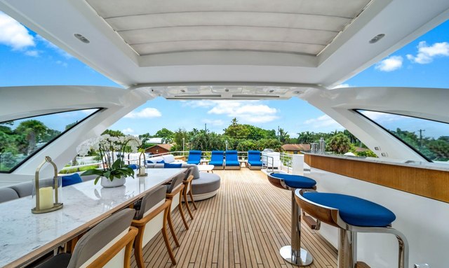 One & Only yacht Flybridge Amenities