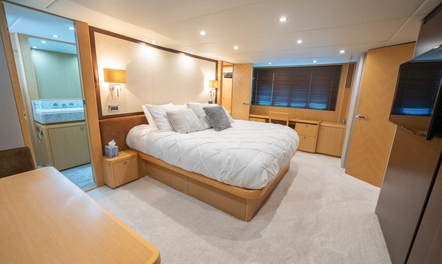 Maryana yacht Master Suite Amenities