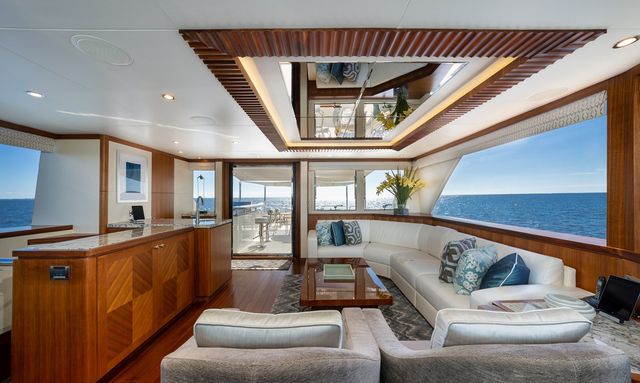 Sea N Sea yacht Skylounge Built for Entertaining