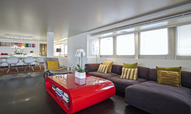 Berzinc yacht Spacious Interiors