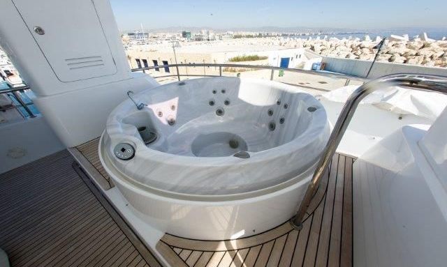 Sol & Sons yacht Flybridge Amenities