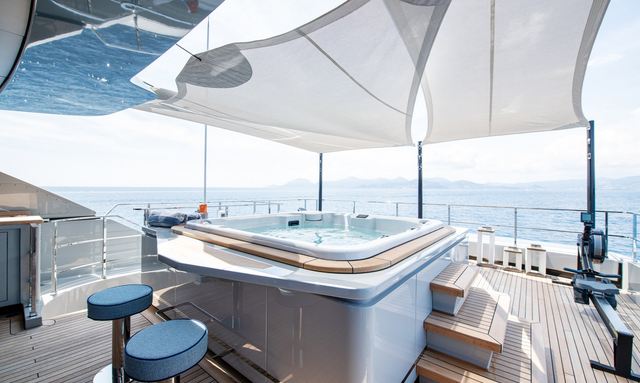 Nuri yacht Al Fresco Sundeck