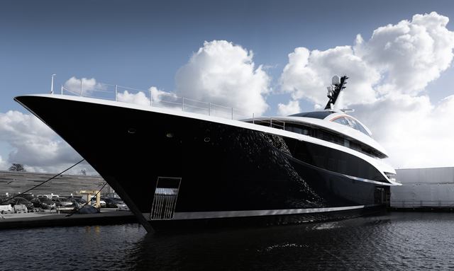 Faith yacht Narrow Feadship Profile