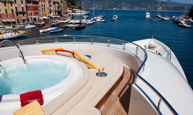 Gigi yacht Sun Deck Jacuzzi