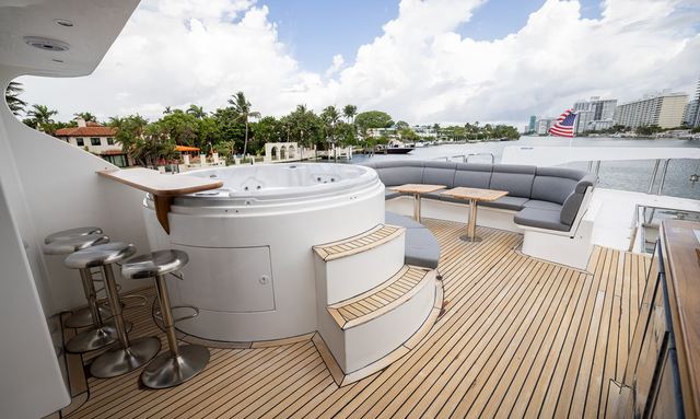 Ocean I yacht Hot Tub and Bar