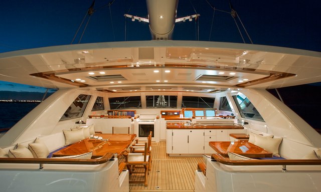 Ethereal yacht Semi-Alfresco Pilothouse