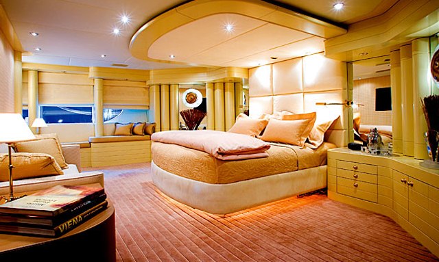 Perfect Persuasion yacht Master Suite Luxury