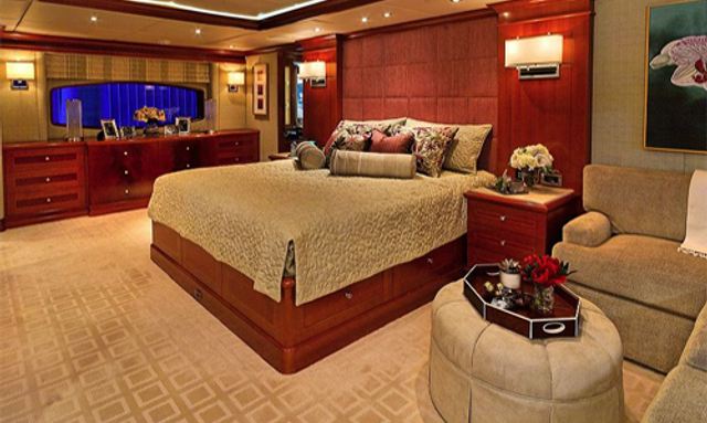 Nina Lu yacht Exceptional Owner  Suite