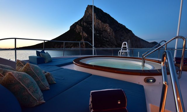 Halcyon yacht Outdoor Entertainment
