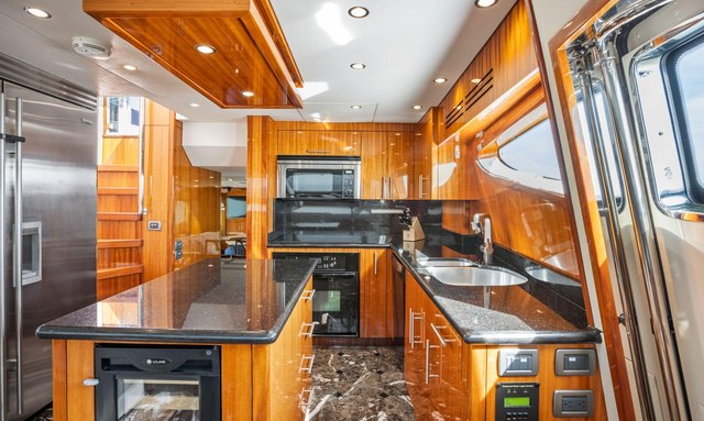 Flynn's Folly III yacht Full-Size Appliances