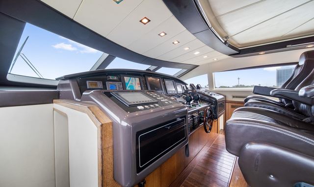 Daya yacht 360-Degree Helm View