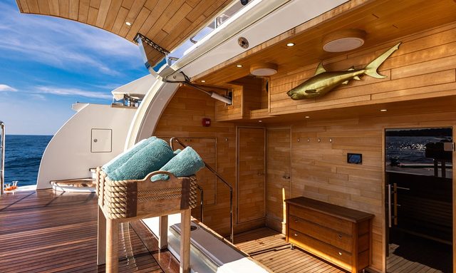 Tiamat yacht Beach Club Plus Sauna