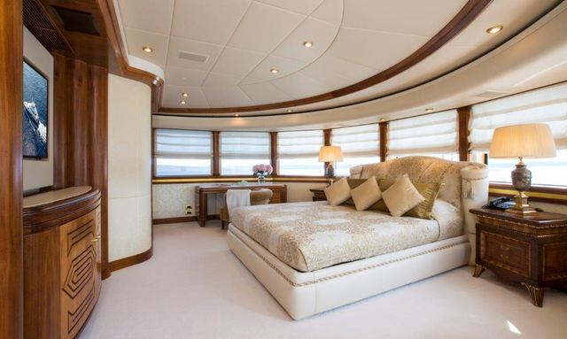 Alaska of George Town yacht Owner's Suite Privacy