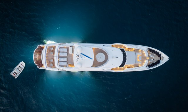Aladdin yacht Vast Outdoor Deck Layout