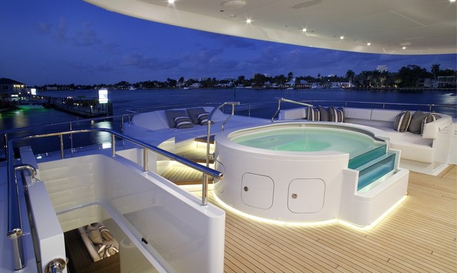 Inception yacht Sun Decks