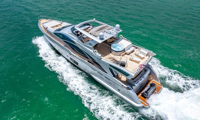 Beautiful M yacht Fantastic Flybridge 