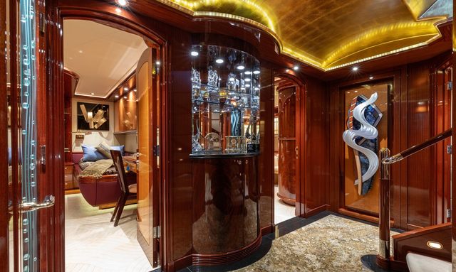 Driven yacht Opulent Interior