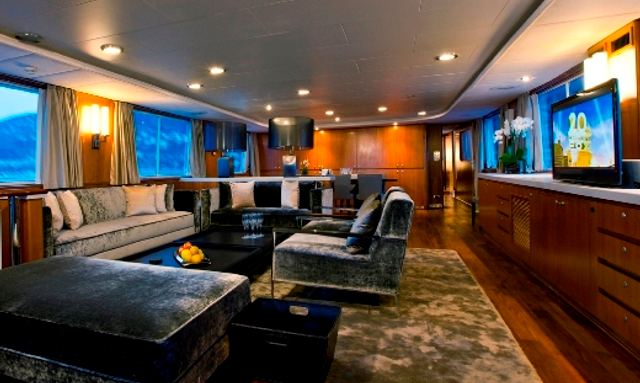 Atlas yacht Elegant Sky Lounge