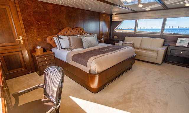 Drama Queen yacht Dual Owner's Suites