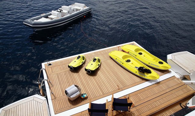 Willow yacht Fold-Out Swim Platform