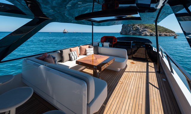 Edge yacht Automotive-Inspired Flybridge