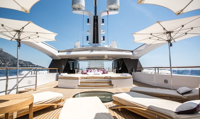 St David yacht Versatile Sundeck