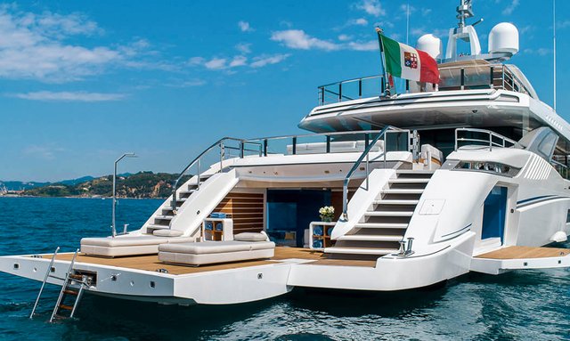 Betsy yacht The Beach Club